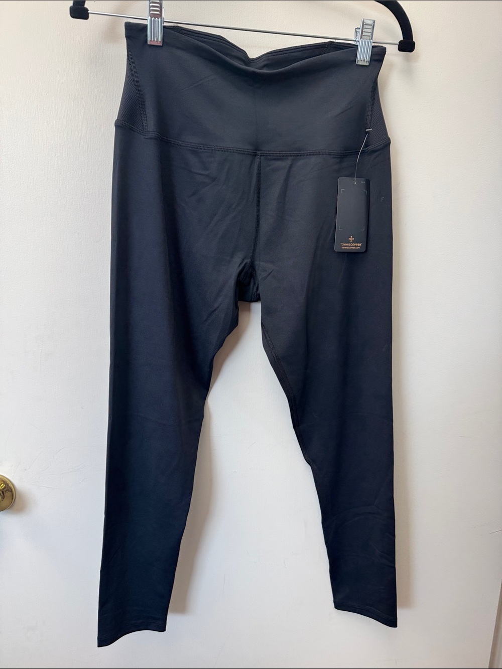High-Waist Black Leggings with V-Waistband